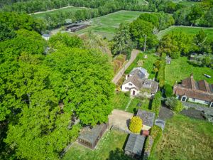 Photo 1- click for photo gallery